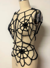 Load image into Gallery viewer, WEBS WE WEAVE Top - Black size M