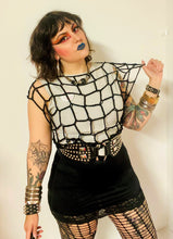 Load image into Gallery viewer, the DISCORD top - Sleeveless