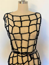 Load image into Gallery viewer, the DISCORD top - Sleeveless