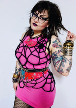 Load image into Gallery viewer, WEBS WE WEAVE Top - Black size M