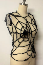 Load image into Gallery viewer, WEBS WE WEAVE Top - Black size M
